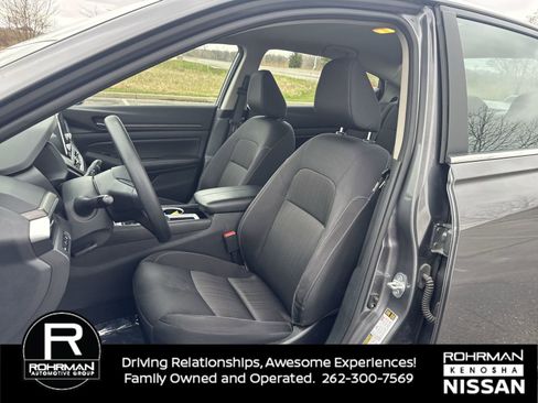 Used 2024 Nissan Altima 2.5 SV image 11