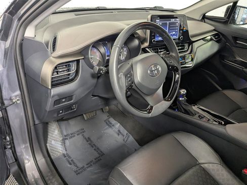 Certified 2022 Toyota C-HR Limited image 9