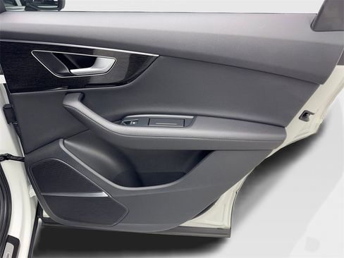 Used 2024 Audi Q7 2.0T Premium Plus image 47