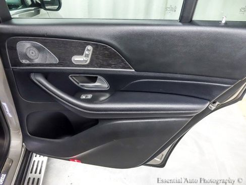 Used 2020 Mercedes-Benz GLS 450 4MATIC image 35