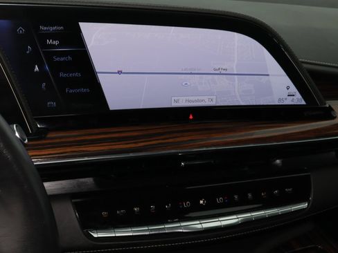 Used 2024 Cadillac Escalade Premium Luxury RWD image 30