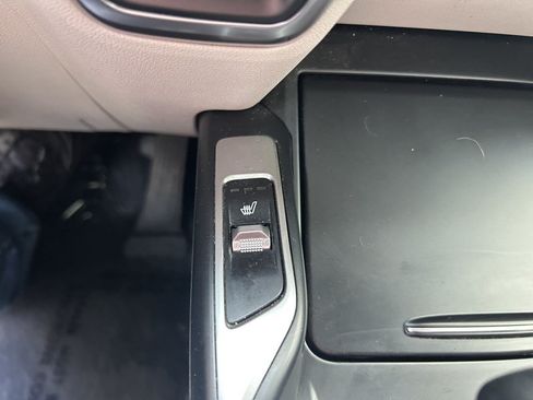 Used 2023 Kia Sorento S w/ Panoramic Sunroof Package AWD/4WD image 17