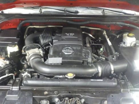 Used 2010 Nissan Frontier SE w/ SE Value Truck Pkg image 10