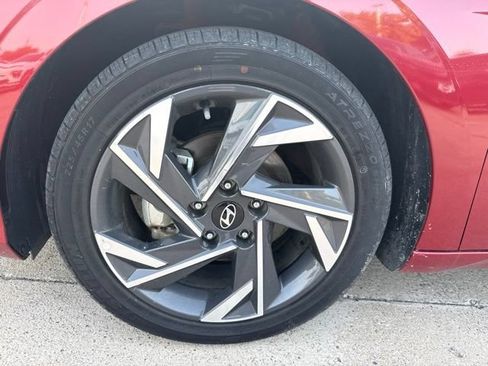 Used 2025 Hyundai Elantra SEL FWD image 11