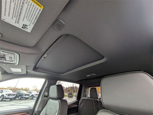 New 2026 GMC Sierra 1500 Denali w/ Denali Reserve Package image 28