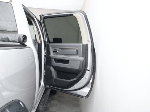 Used 2016 RAM 2500 SLT AWD/4WD image 13