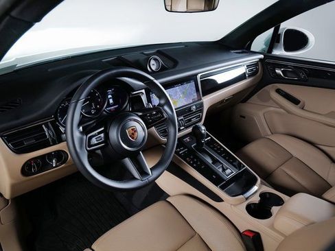 Certified 2026 Porsche Macan image 21
