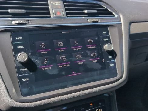 Used 2023 Volkswagen Tiguan SE R-Line image 14