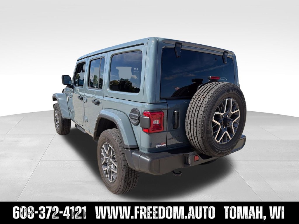 Used 2026 Jeep Wrangler Unlimited Sahara AWD/4WD image 5