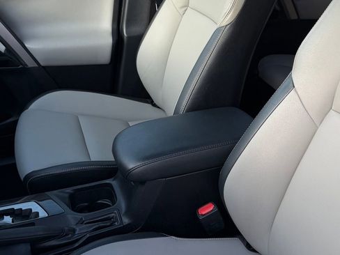 Used 2016 Toyota RAV4 Limited image 22