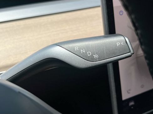Used 2023 Tesla Model 3 Standard Range RWD image 17