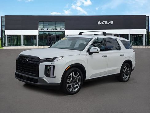 Used 2023 Hyundai Palisade SEL AWD/4WD image 2