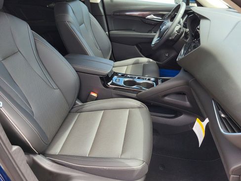 Used 2023 Buick Envision Essence image 10