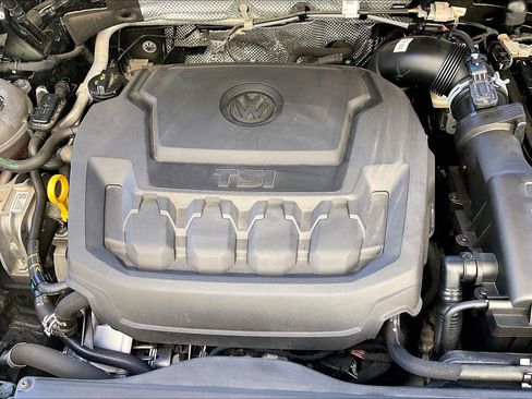 Certified 2023 Volkswagen Tiguan SE R-Line image 32
