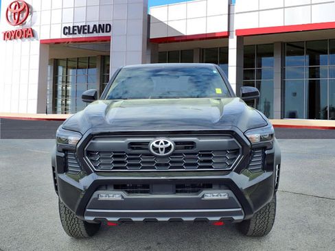 Used 2025 Toyota Tacoma TRD Off-Road image 3