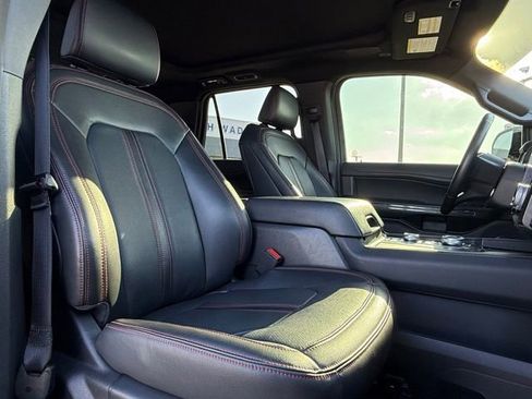 Used 2023 Ford Expedition Limited AWD/4WD image 17