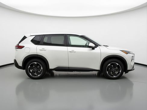 Used 2025 Nissan Rogue SV FWD image 11
