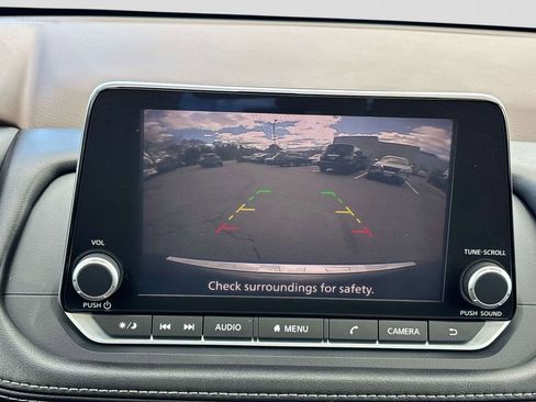 Used 2023 Nissan Rogue SV w/ SV Premium B Package image 25