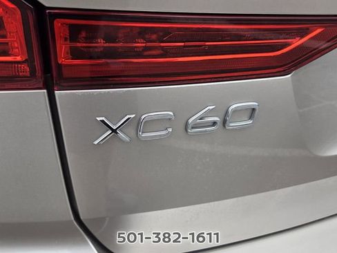 Used 2024 Volvo XC60 B5 Core AWD/4WD image 14