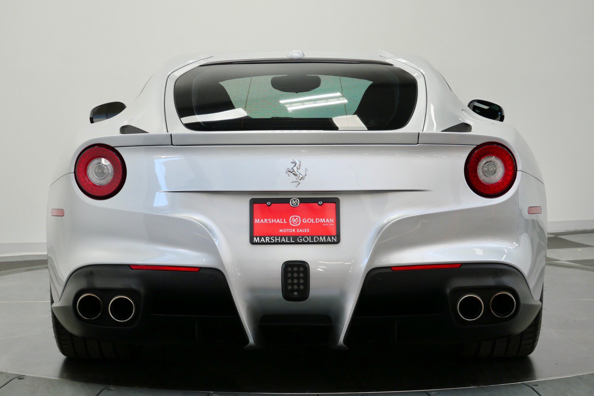 Used 2015 Ferrari F12 Berlinetta RWD image 8