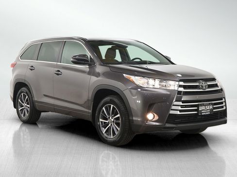 Used 2018 Toyota Highlander XLE image 7