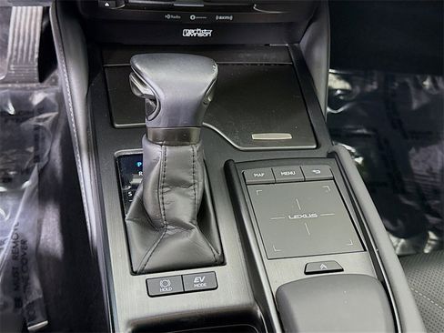 Used 2022 Lexus ES 300h w/ Luxury Package image 10