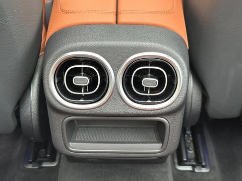 Certified 2025 Mercedes-Benz GLC 350e 4MATIC image 16