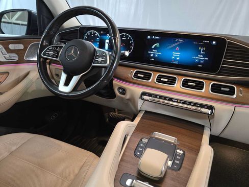 Used 2021 Mercedes-Benz GLS 450 4MATIC image 11