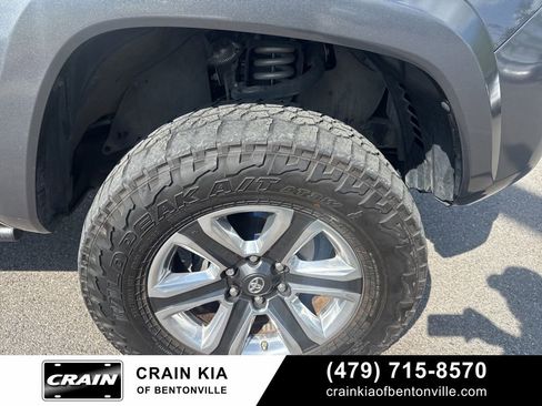 Used 2017 Toyota Tacoma Limited w/ Tow Package image 8