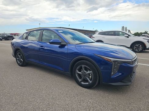 Used 2025 Kia K4 FWD image 3
