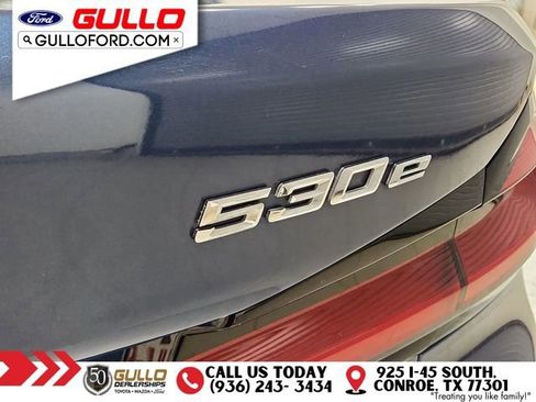 Used 2021 BMW 530e w/ Executive Package image 31