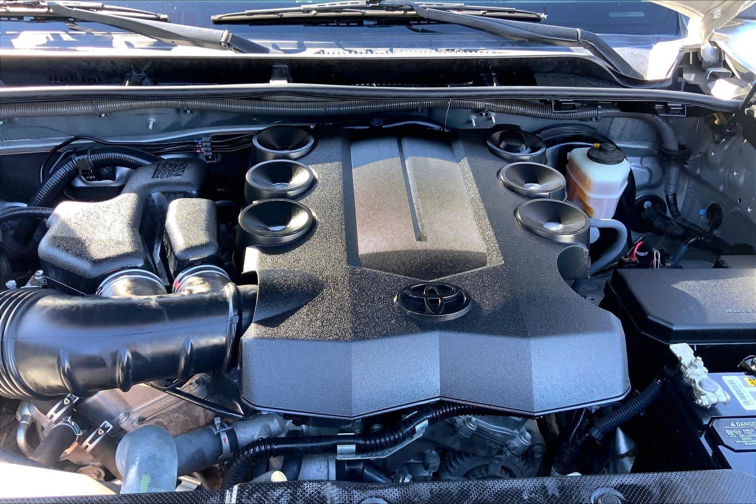 Used 2016 Toyota 4Runner SR5 RWD image 32