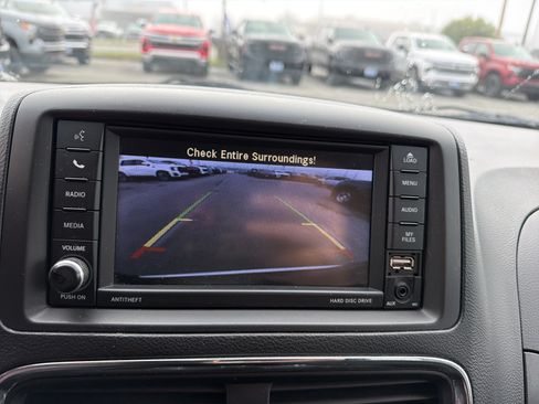 Used 2018 Dodge Grand Caravan SE FWD image 24
