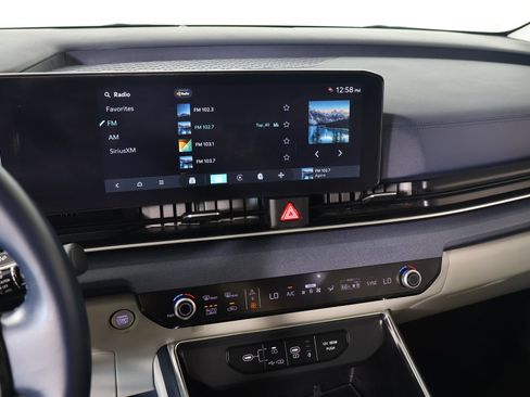 Used 2025 Kia Carnival SX FWD image 5