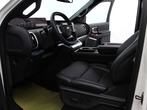 New 2026 Ford Expedition Max Platinum AWD/4WD image 18