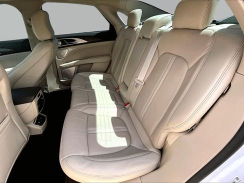 Used 2020 Lincoln MKZ Reserve w/ Luxury Package AWD/4WD image 21