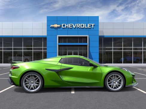 New 2027 Chevrolet Corvette Z06 w/ Stealth Interior Trim Package RWD image 5