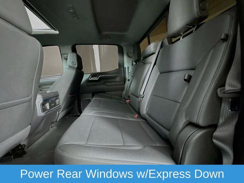 Used 2025 GMC Sierra 1500 SLT image 32