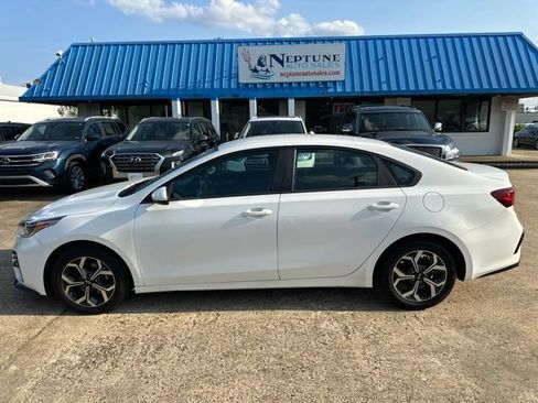 Used 2019 Kia Forte LXS FWD image 8