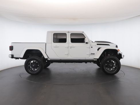 Used 2022 Jeep Gladiator Overland image 24