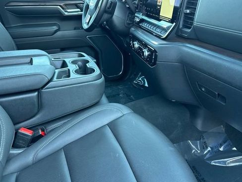 Used 2024 GMC Sierra 1500 SLT image 19