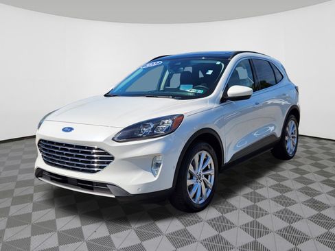 Used 2022 Ford Escape Titanium w/ Titanium Elite Package AWD/4WD image 2