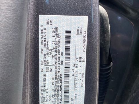Used 2021 Ford Escape Titanium FWD image 17