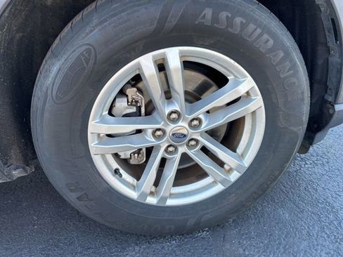 Used 2020 Ford Explorer XLT image 40