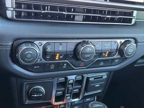 New 2026 Jeep Gladiator Mojave image 50