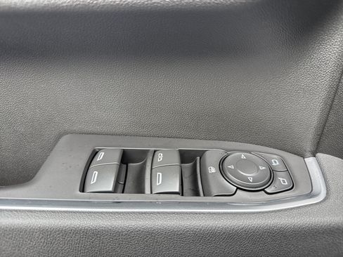 Used 2025 Chevrolet Silverado 1500 LT Trail Boss w/ Convenience Package II AWD/4WD image 15