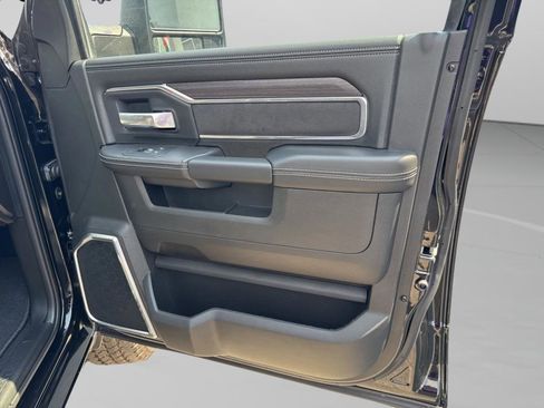 New 2026 RAM 2500 Laramie w/ Night Edition AWD/4WD image 40