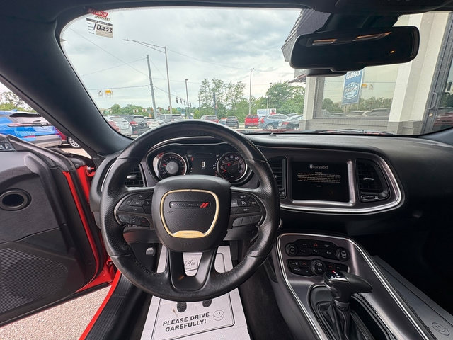 Used 2017 Dodge Challenger SXT w/ Driver Convenience Group RWD image 16
