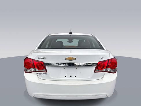 Used 2015 Chevrolet Cruze LT image 4