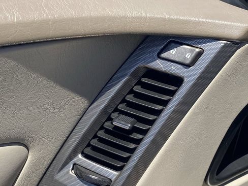 Used 2005 Cadillac XLR RWD image 18